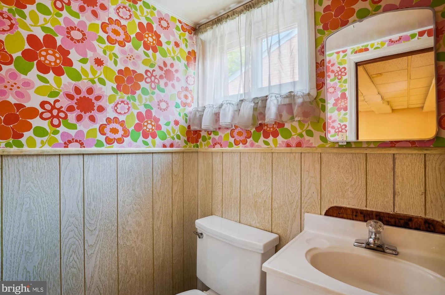 7902 Glenside Dr, Silver Spring MD 20912-7327 exterior