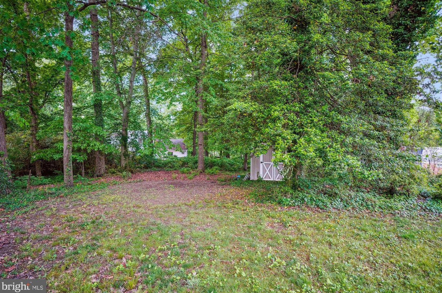 7902 Glenside Dr, Silver Spring MD 20912-7327 exterior