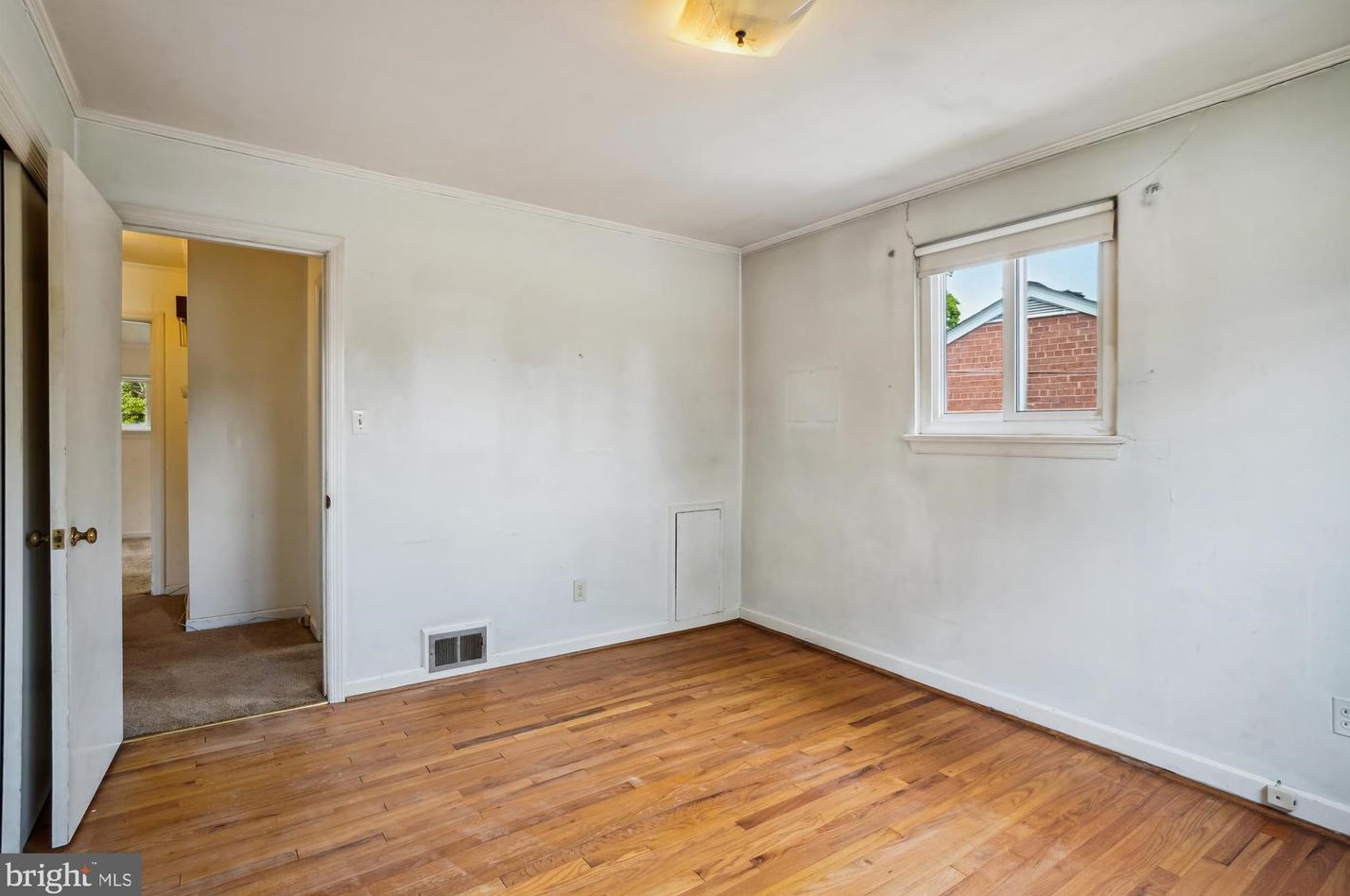 7902 Glenside Dr, Silver Spring MD 20912-7327 exterior