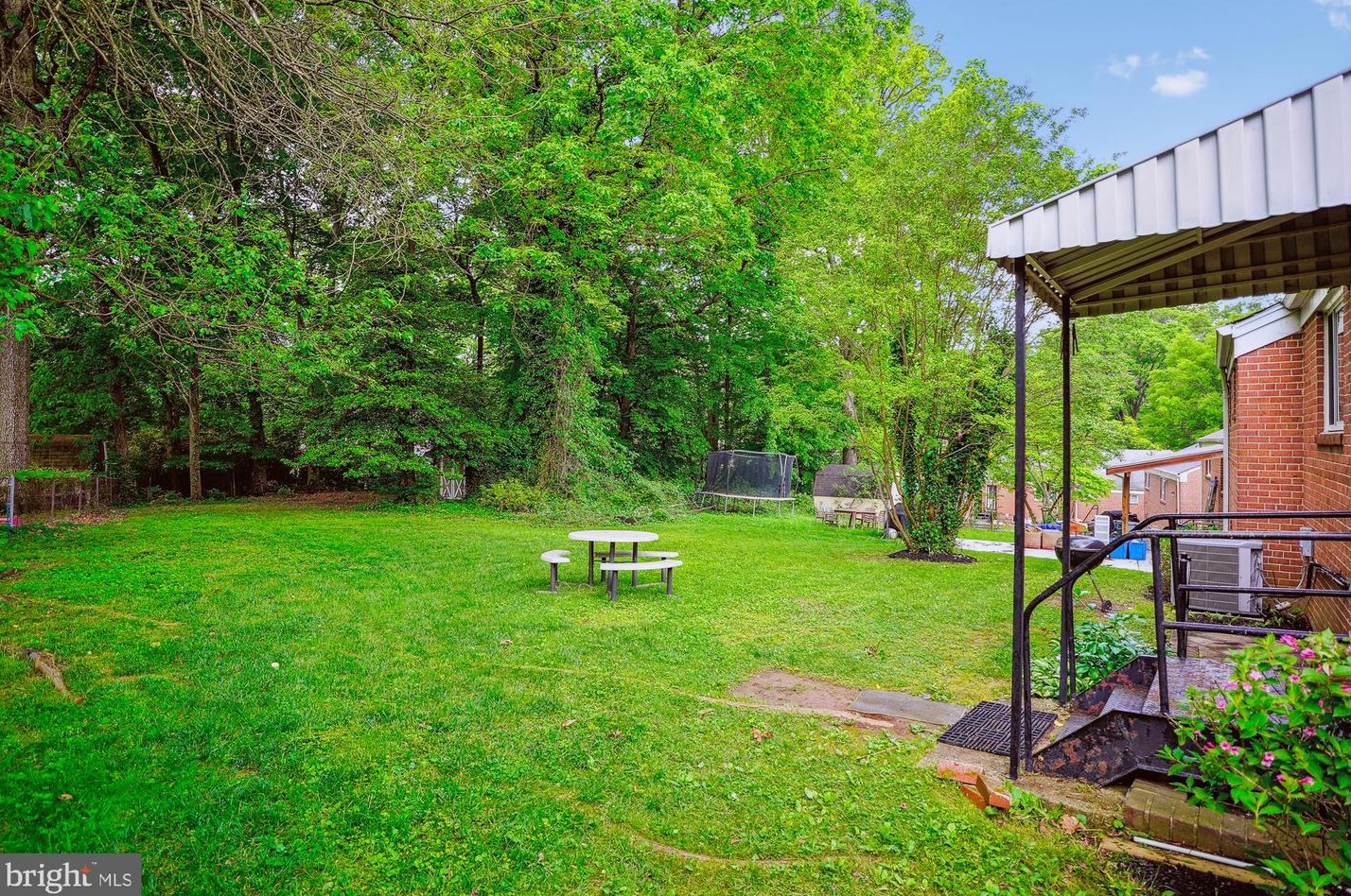 7902 Glenside Dr, Silver Spring MD 20912-7327 exterior