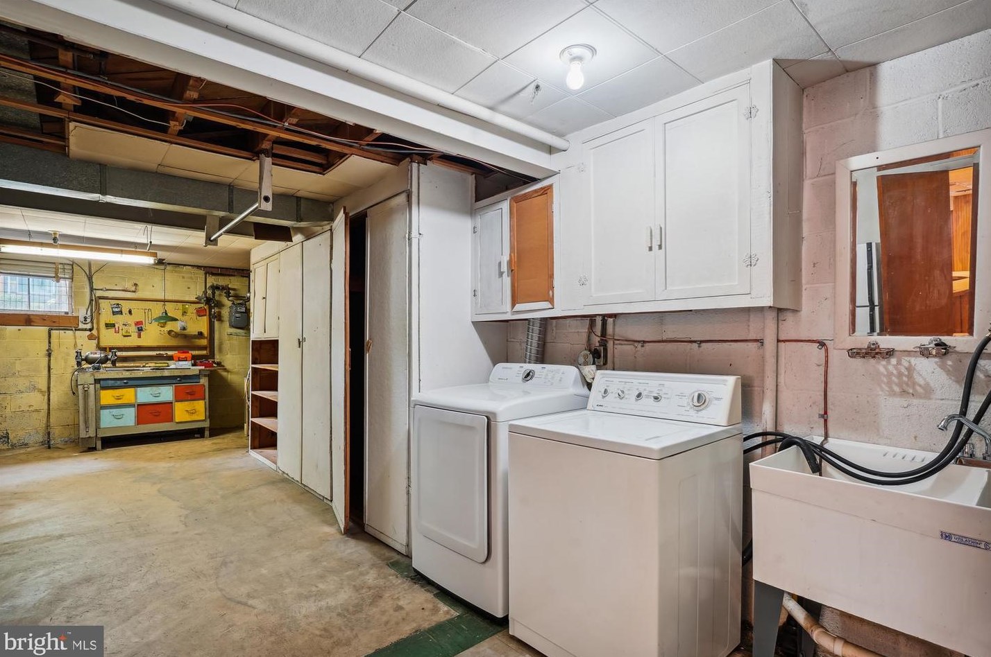 7902 Glenside Dr, Silver Spring MD 20912-7327 exterior