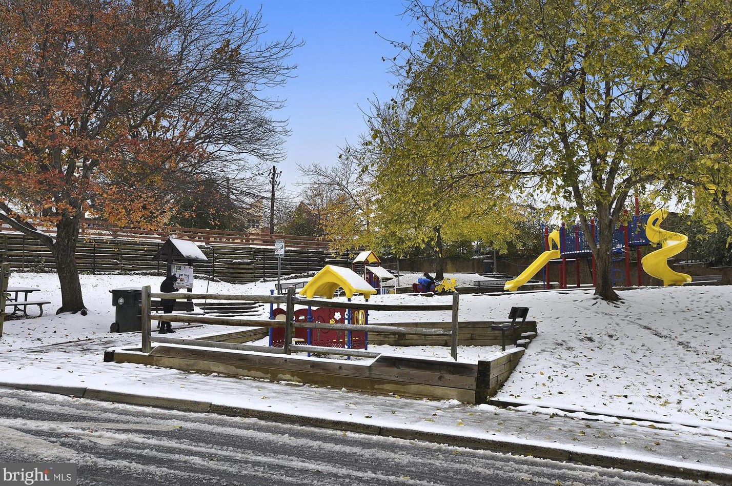 7902 Glenside Dr, Silver Spring MD 20912-7327 exterior