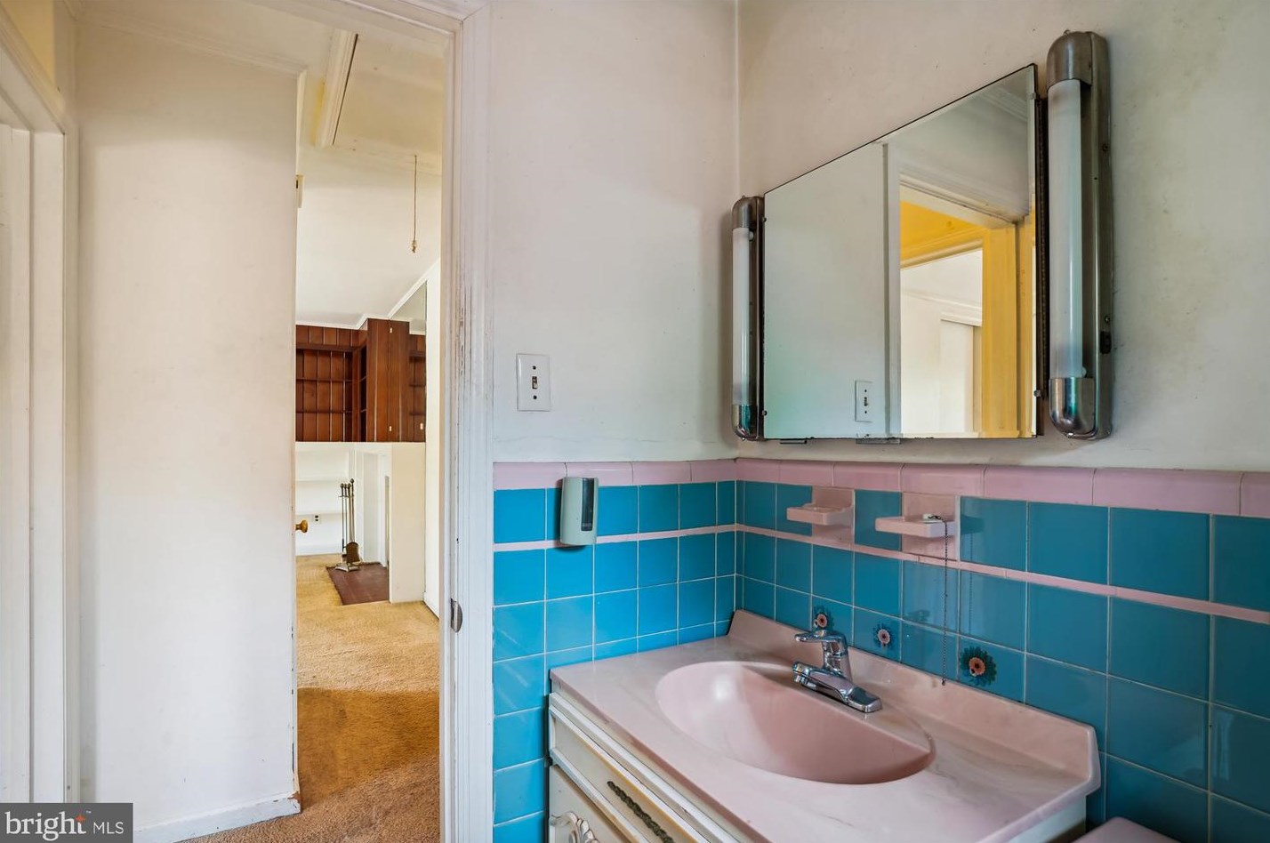 7902 Glenside Dr, Silver Spring MD 20912-7327 exterior