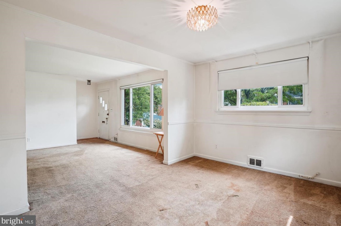 7902 Glenside Dr, Silver Spring MD 20912-7327 exterior