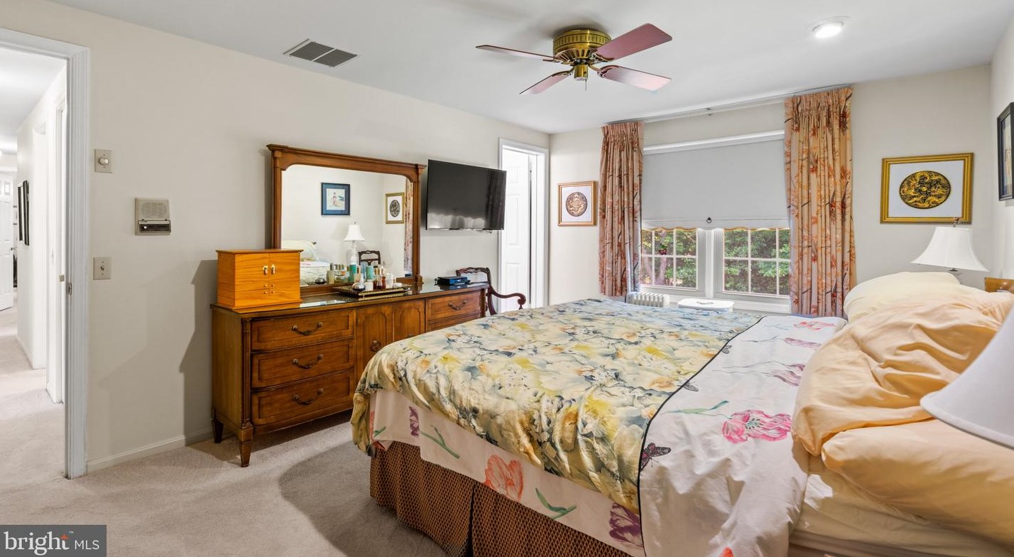 11444 Oak Leaf Dr, Silver Spring MD 20901-5013 exterior