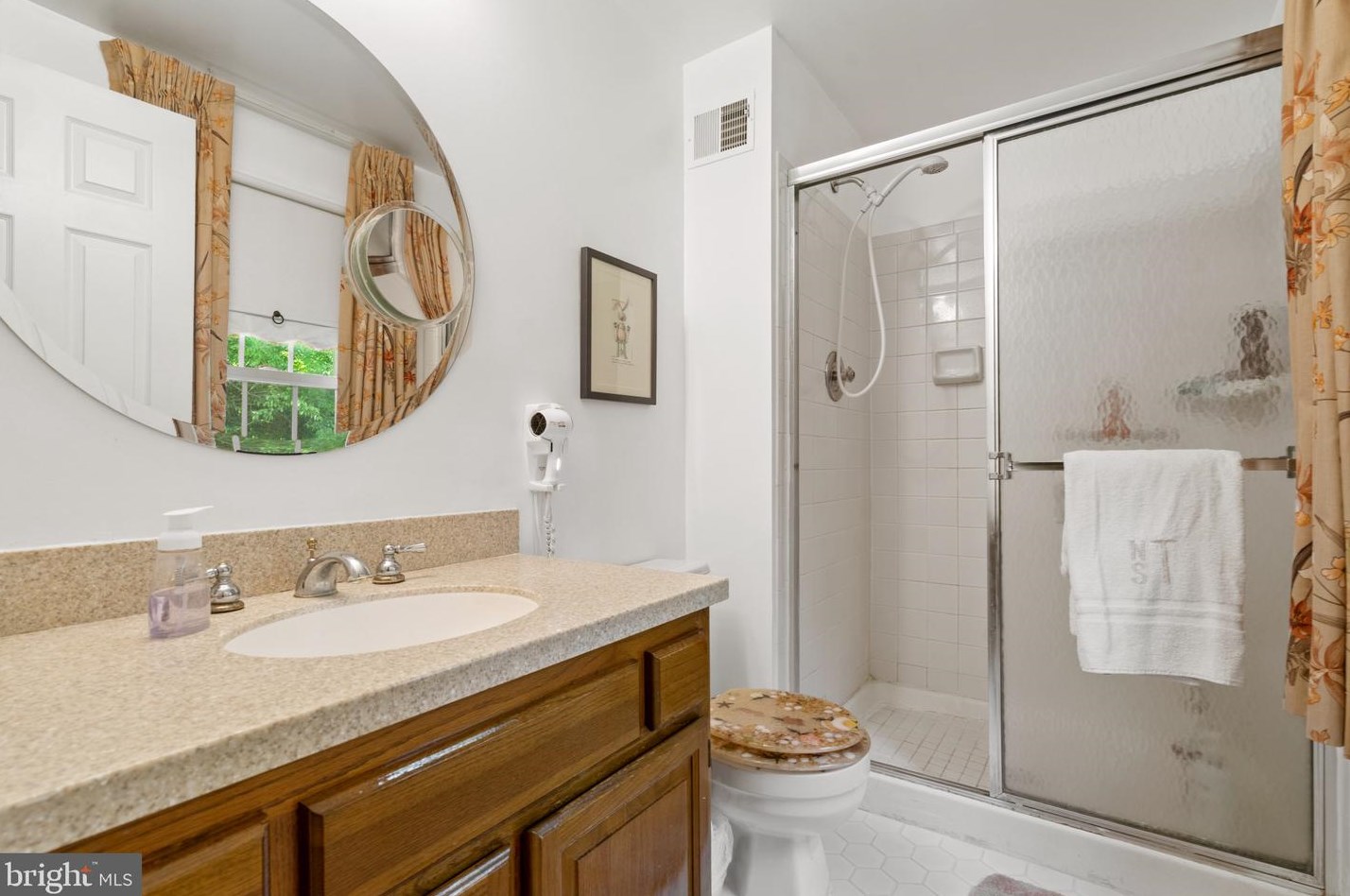 11444 Oak Leaf Dr, Silver Spring MD 20901-5013 exterior