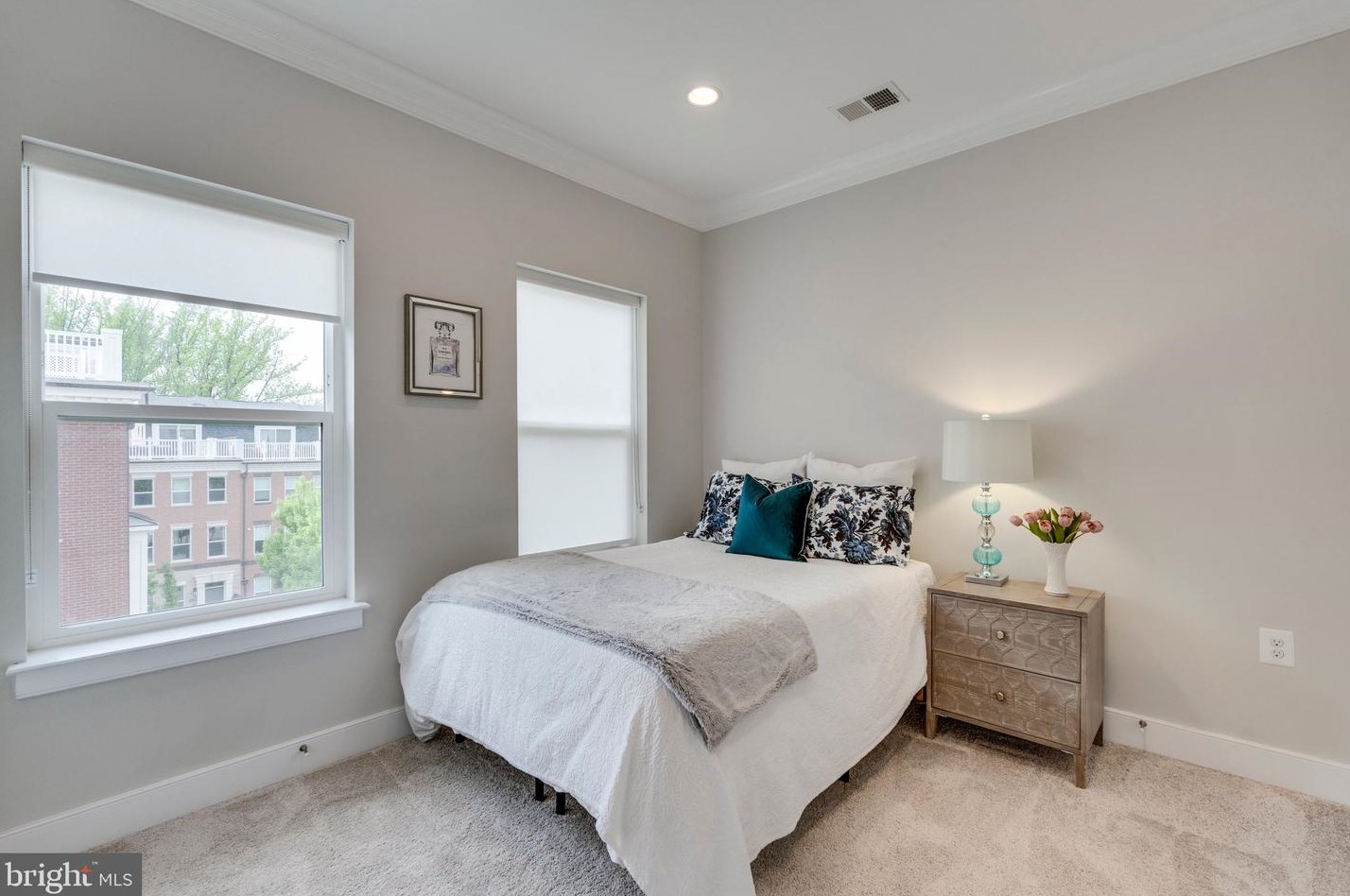 10294 Grosvenor Pl, Rockville MD 20852 exterior