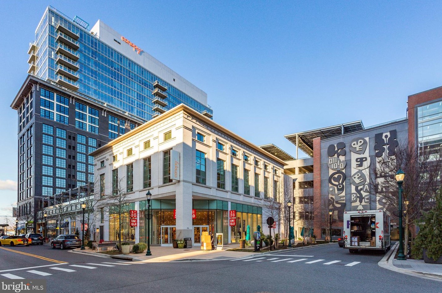 10294 Grosvenor Pl, Rockville MD 20852 exterior