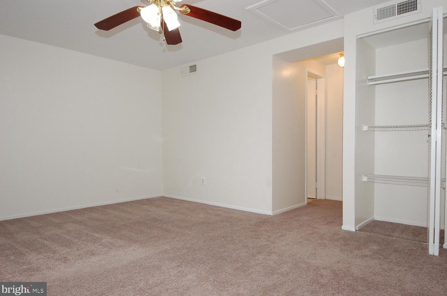 9325 Chadburn Pl, Gaithersburg MD 20886-4029 exterior