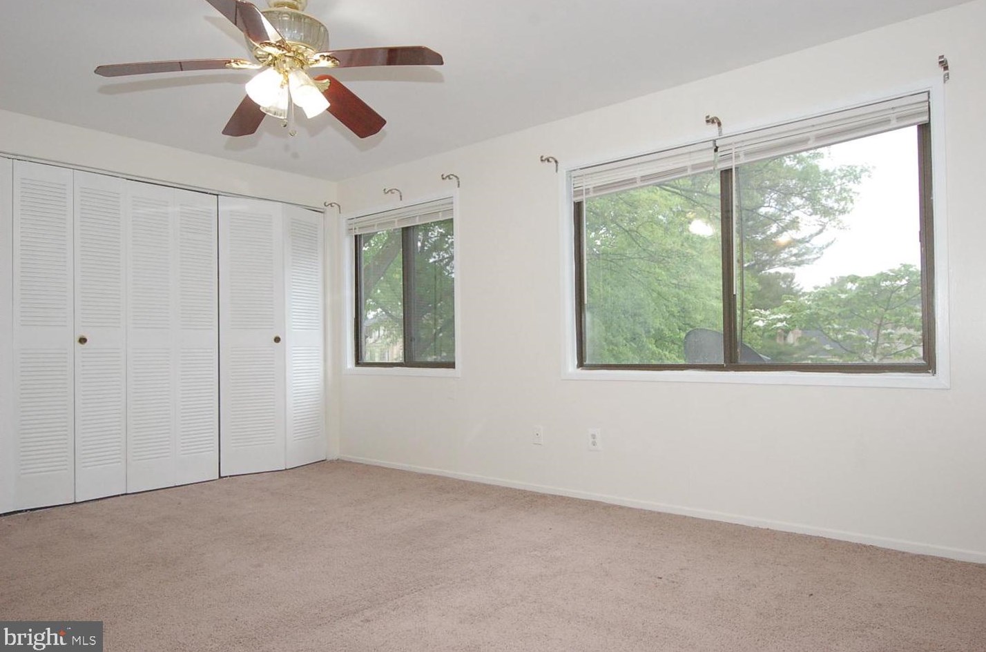 9325 Chadburn Pl, Gaithersburg MD 20886-4029 exterior