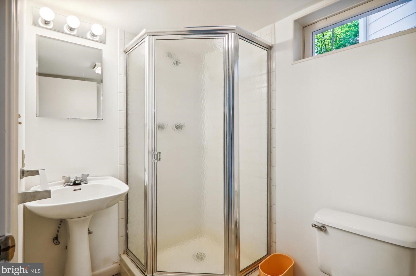 1408 Highland Dr, Silver Spring MD 20910-1524 exterior