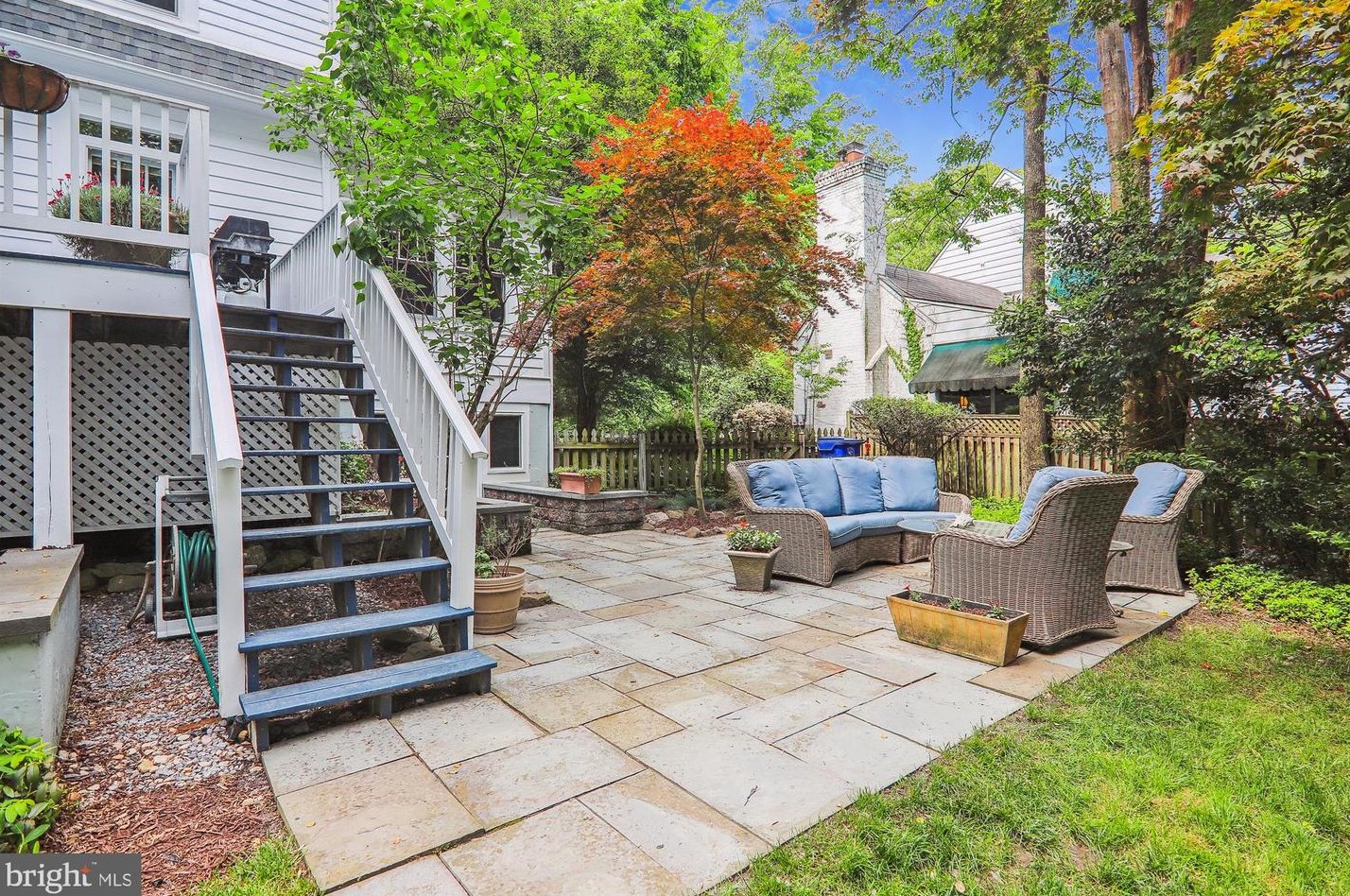 1408 Highland Dr, Silver Spring MD 20910-1524 exterior