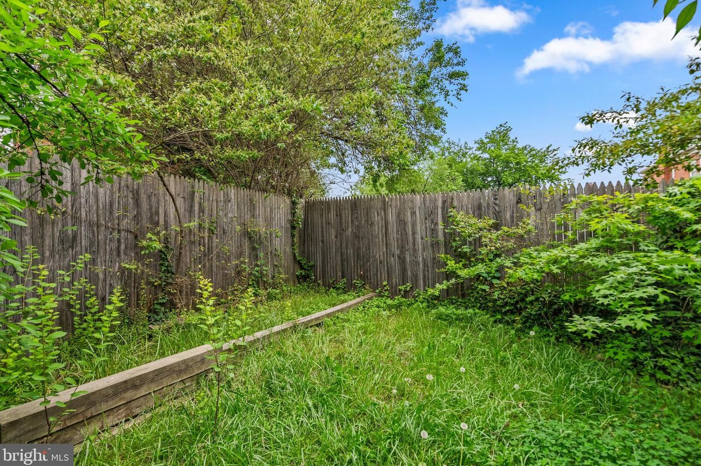 8518 11th Ave, Silver Spring MD 20903-3204 exterior