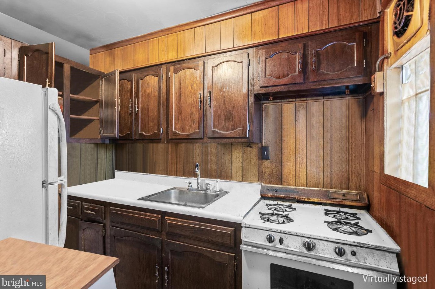 8518 11th Ave, Silver Spring MD 20903-3204 exterior