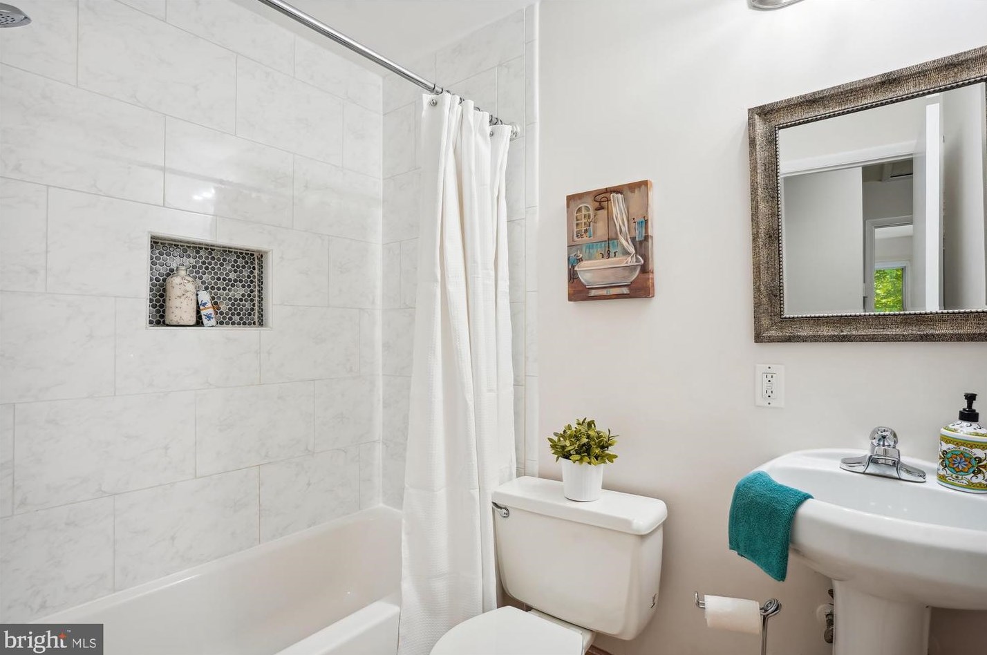 14019 Congress Dr, Rockville MD 20853-2637 exterior