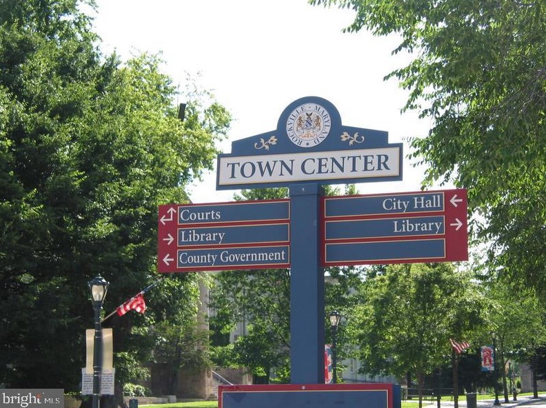 14019 Congress Dr, Rockville MD 20853-2637 exterior