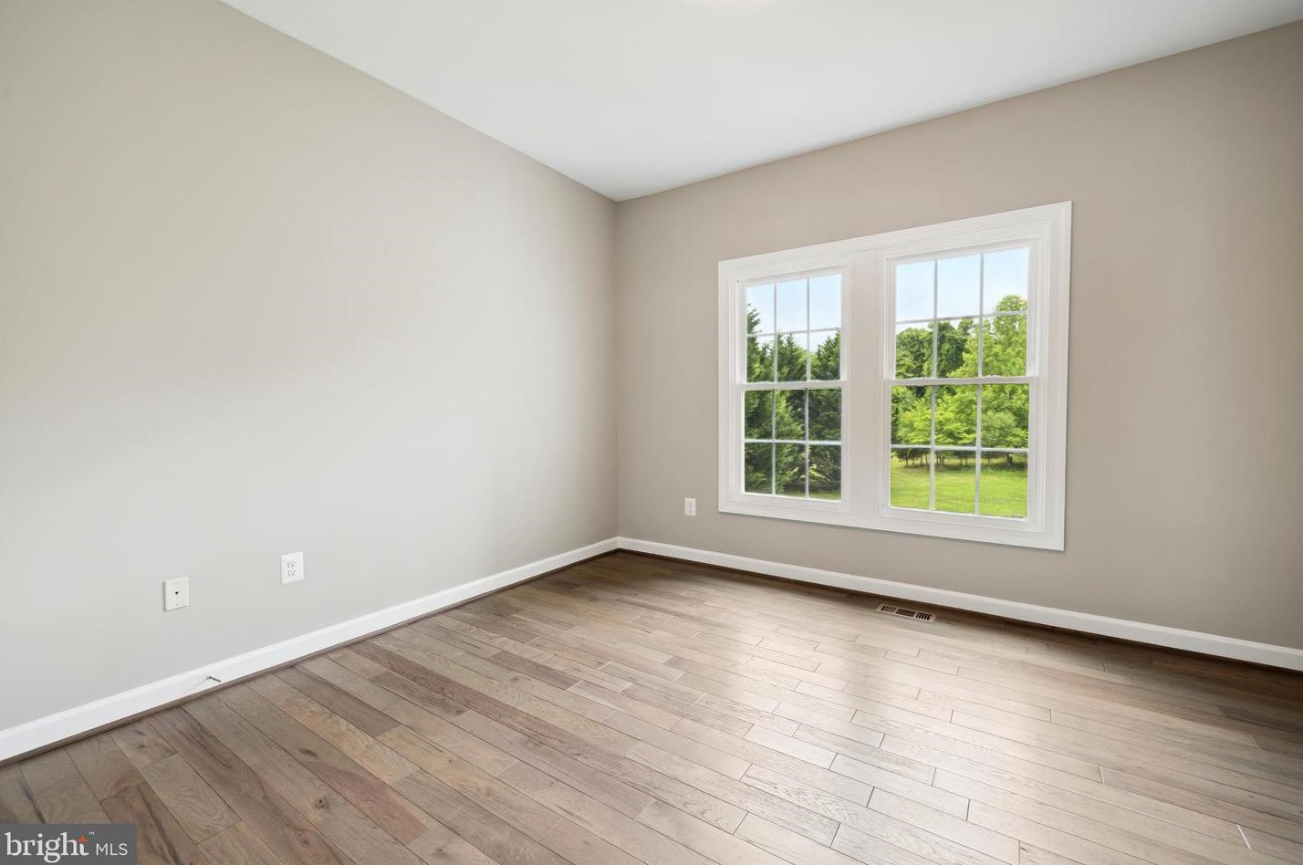 7106 Stratos Ln, Gaithersburg MD  20879-5424 exterior