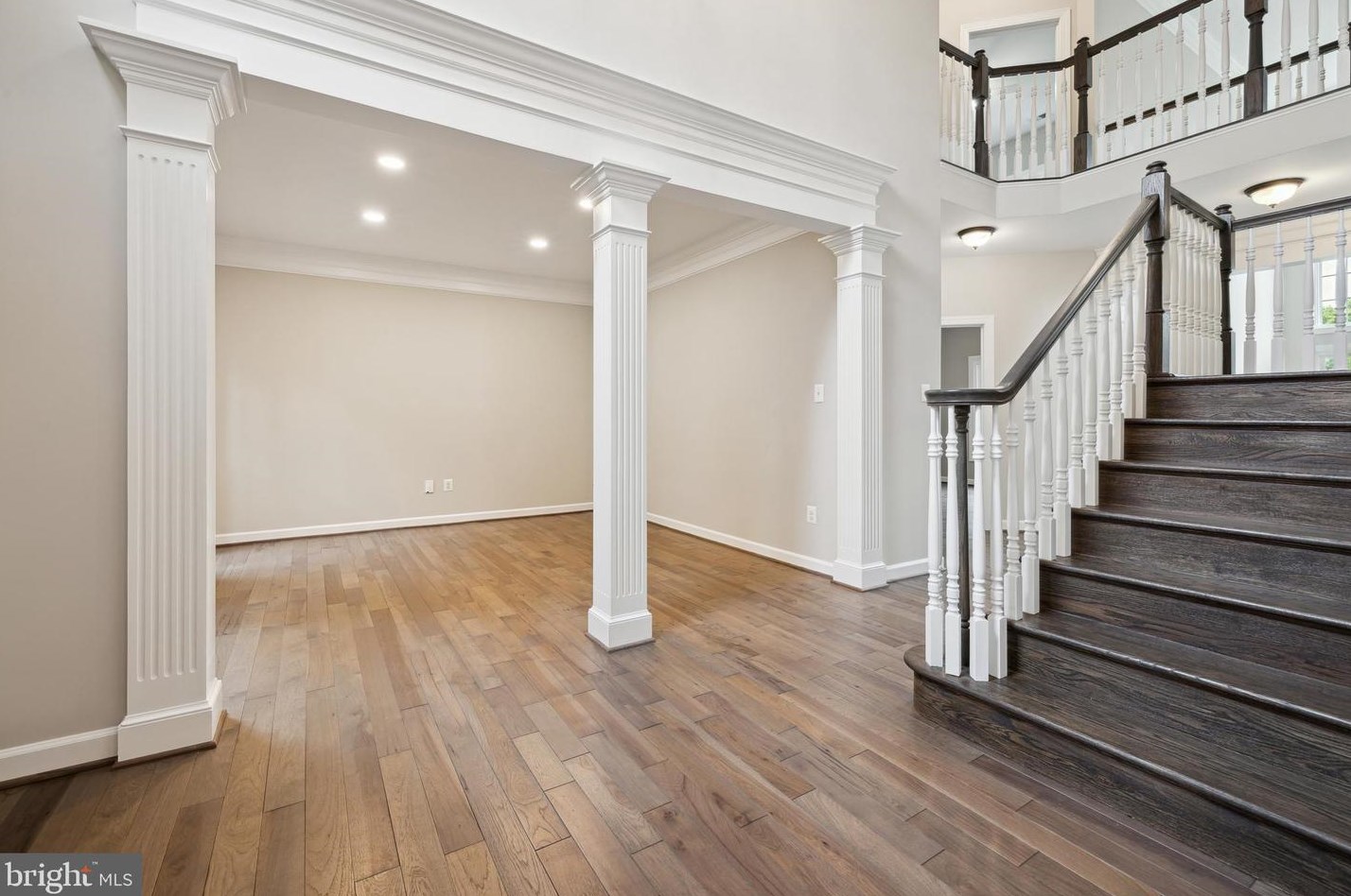 7106 Stratos Ln, Gaithersburg MD  20879-5424 exterior