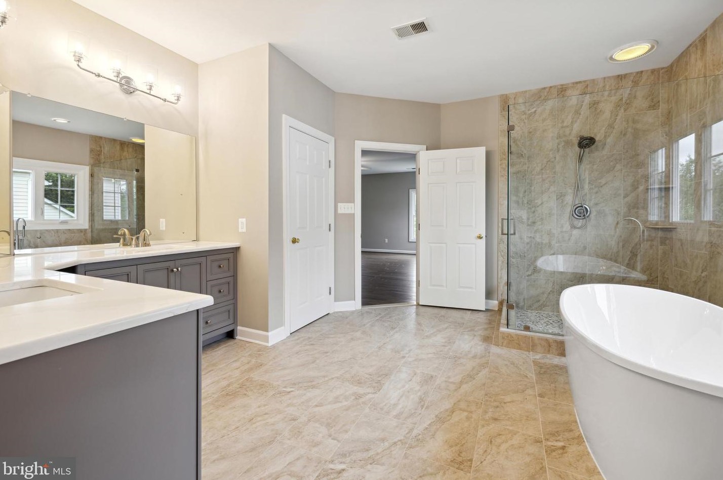 7106 Stratos Ln, Gaithersburg MD  20879-5424 exterior