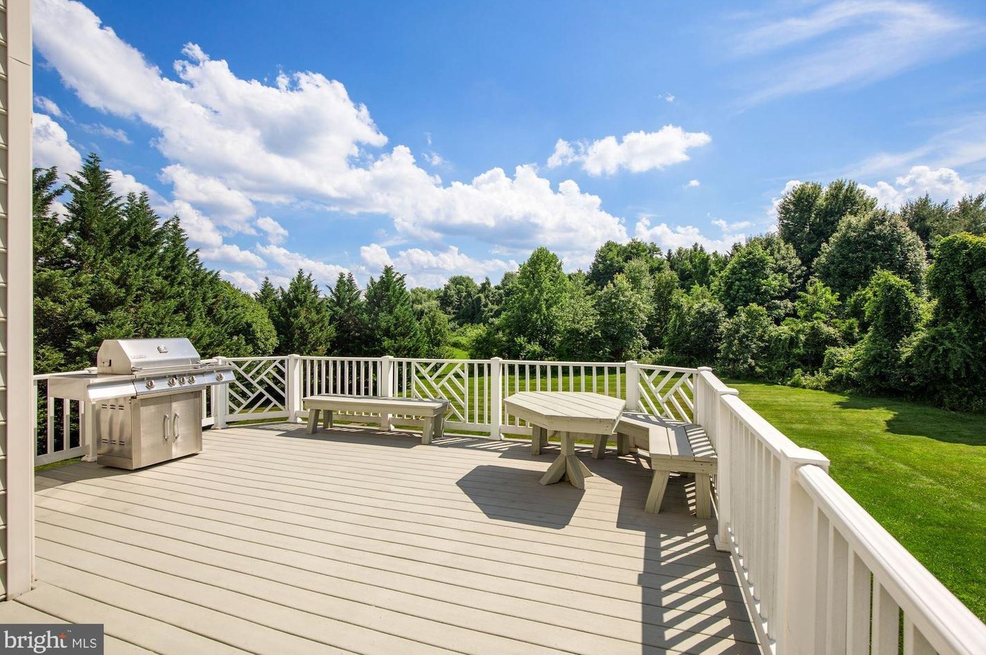 7106 Stratos Ln, Gaithersburg MD  20879-5424 exterior