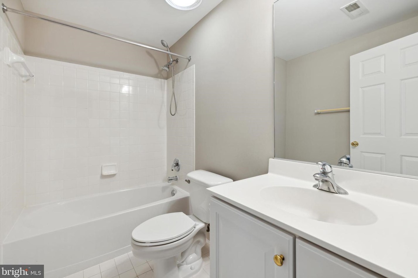 7106 Stratos Ln, Gaithersburg MD  20879-5424 exterior