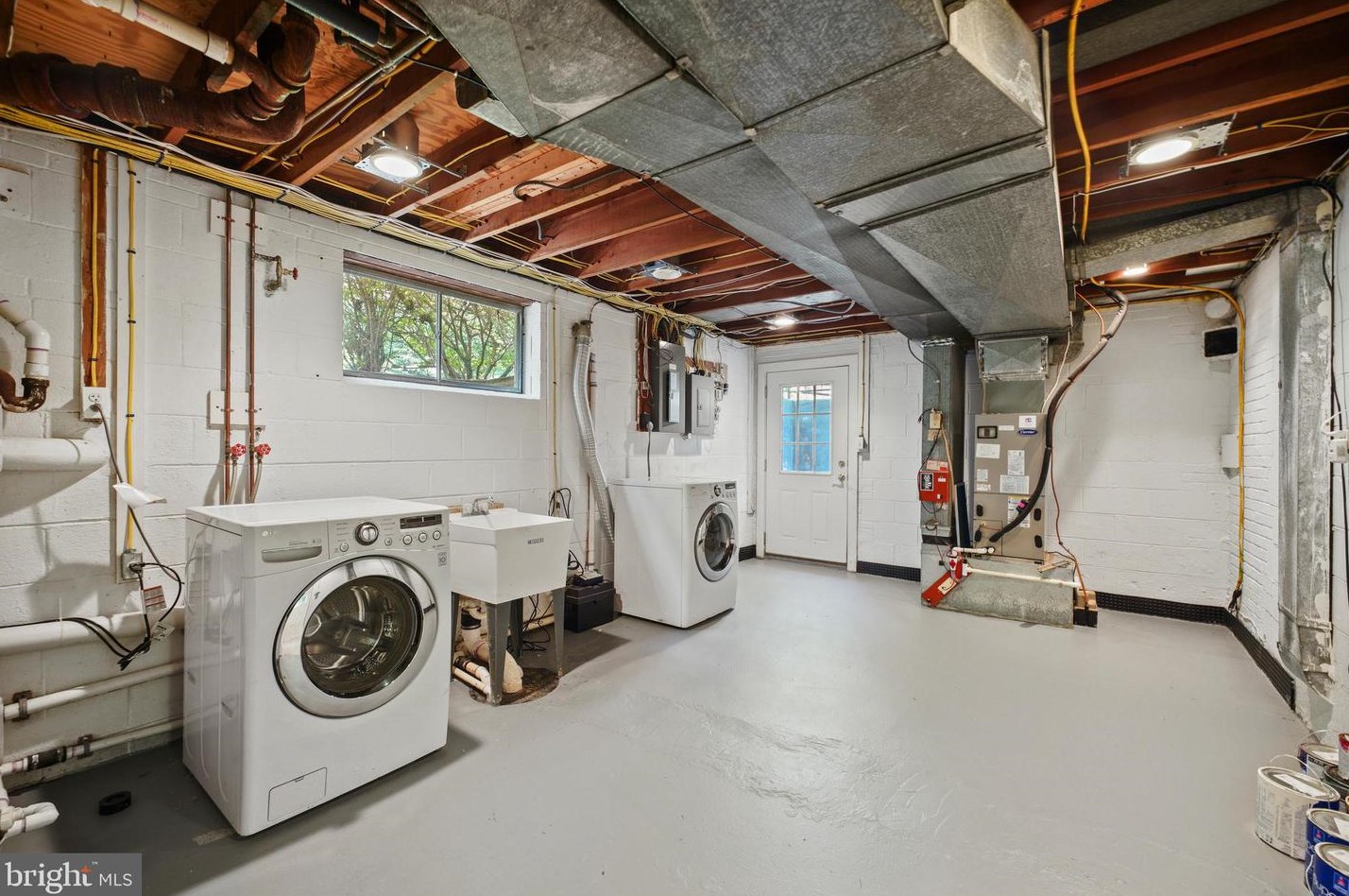 12830 Lacy Dr, Silver Spring MD 20904-2917 exterior