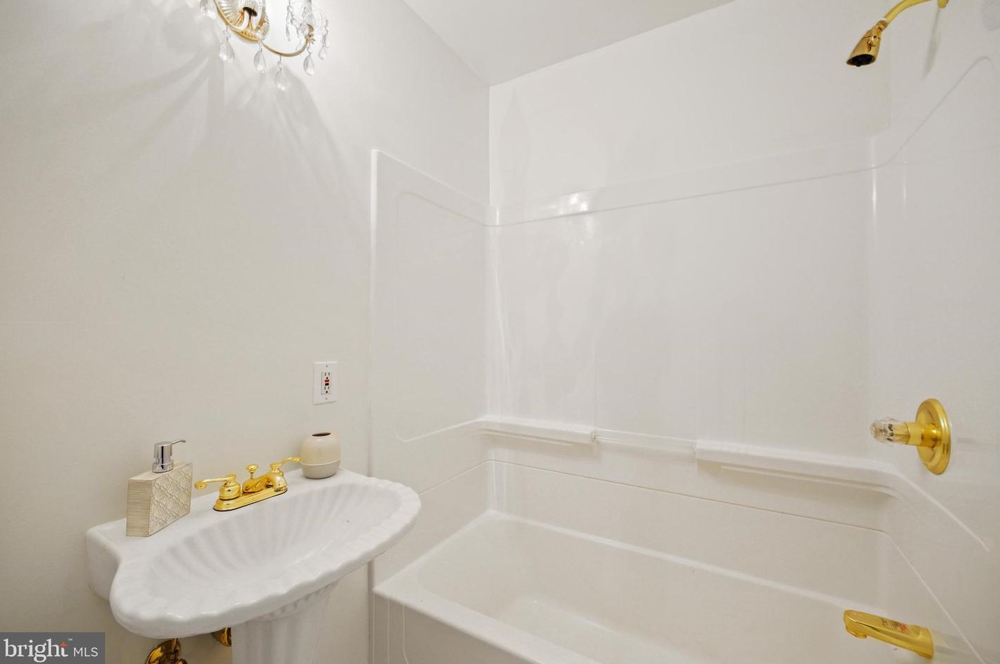 12830 Lacy Dr, Silver Spring MD 20904-2917 exterior