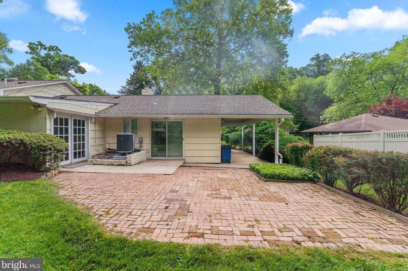 12830 Lacy Dr, Silver Spring MD 20904-2917 exterior