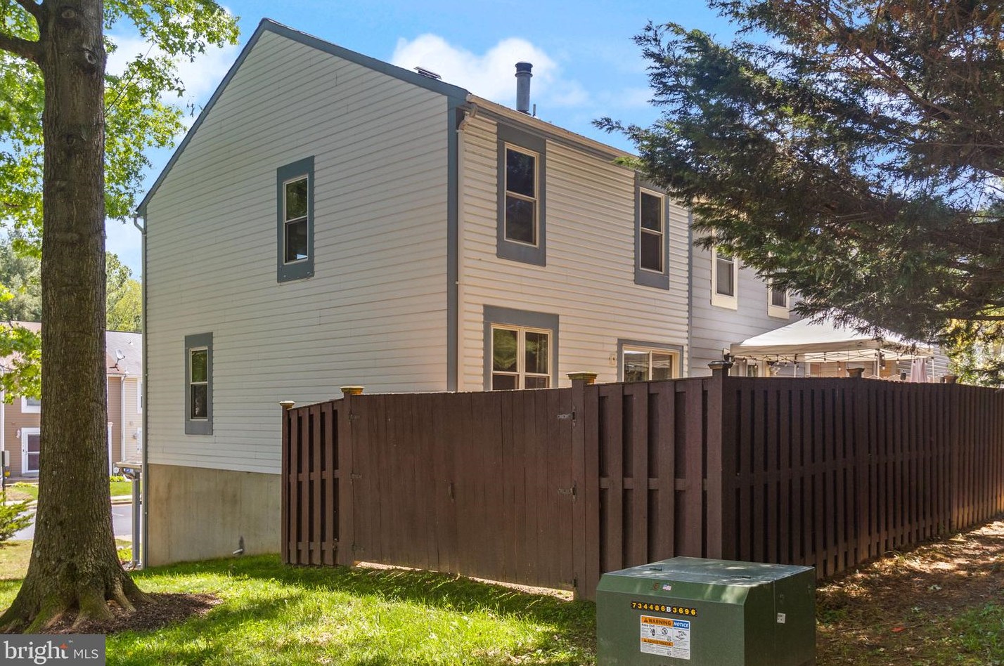 11146 Black Forest Way, Gaithersburg MD  20879-3140 exterior