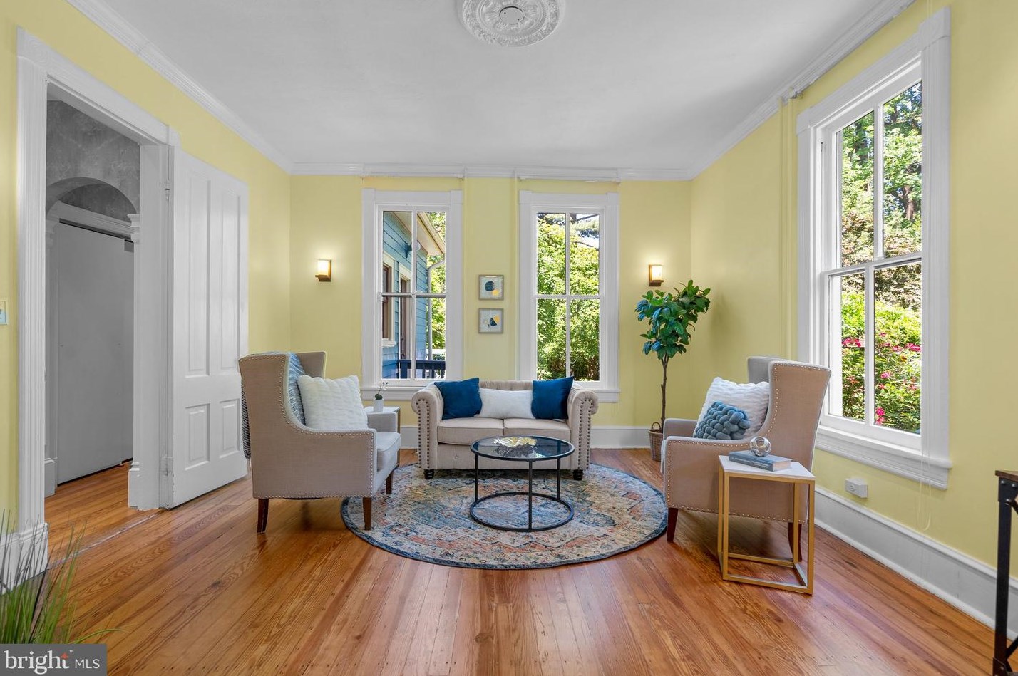 1102 Edgevale Rd, Silver Spring MD 20910-1612 exterior