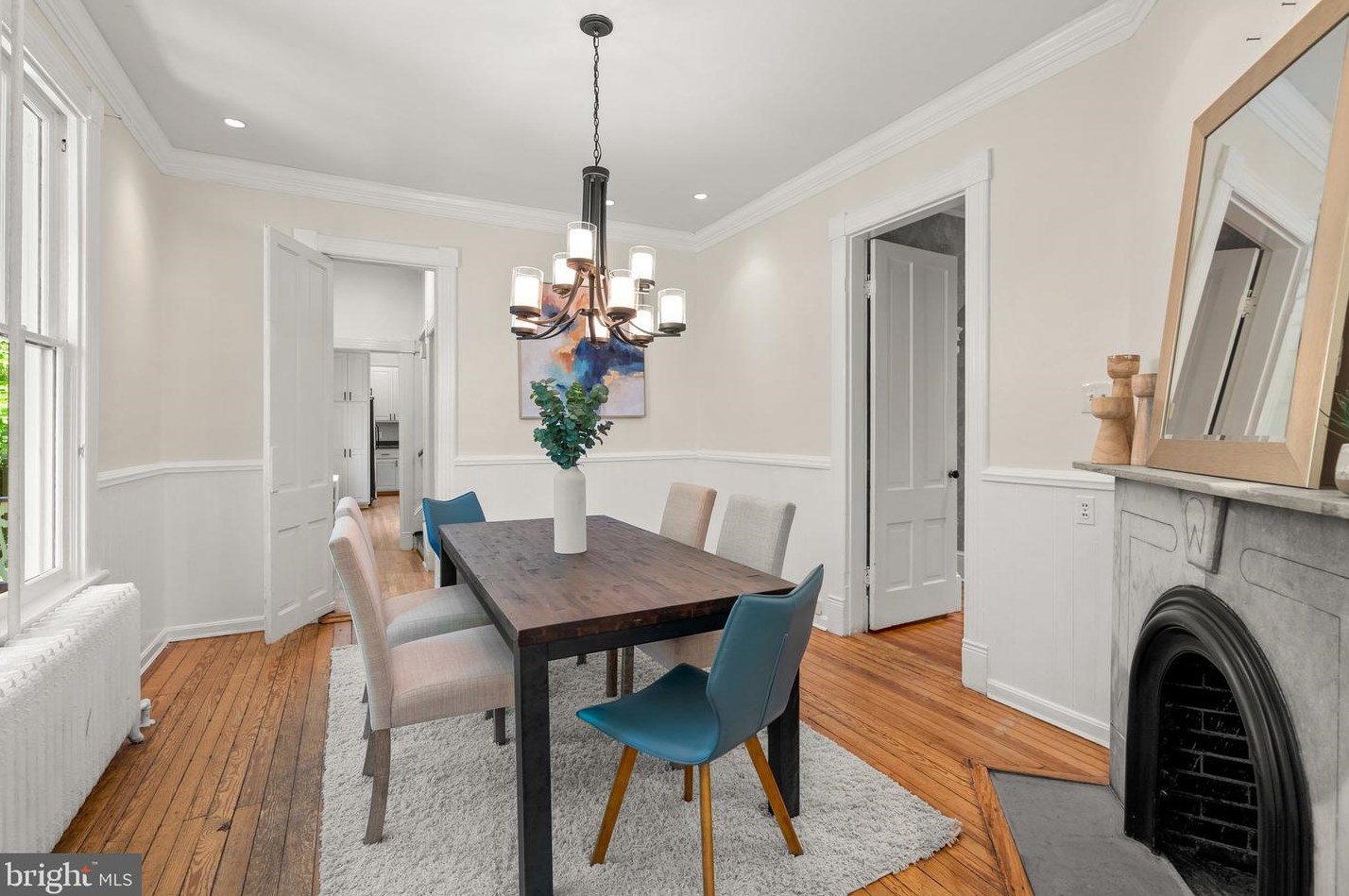 1102 Edgevale Rd, Silver Spring MD 20910-1612 exterior