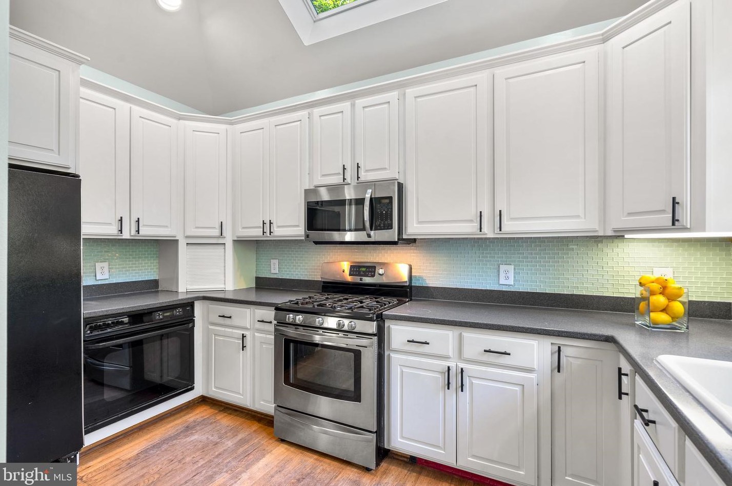 1102 Edgevale Rd, Silver Spring MD 20910-1612 exterior