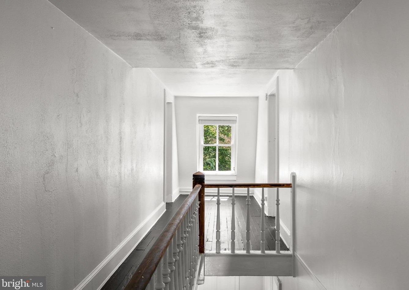 1102 Edgevale Rd, Silver Spring MD 20910-1612 exterior