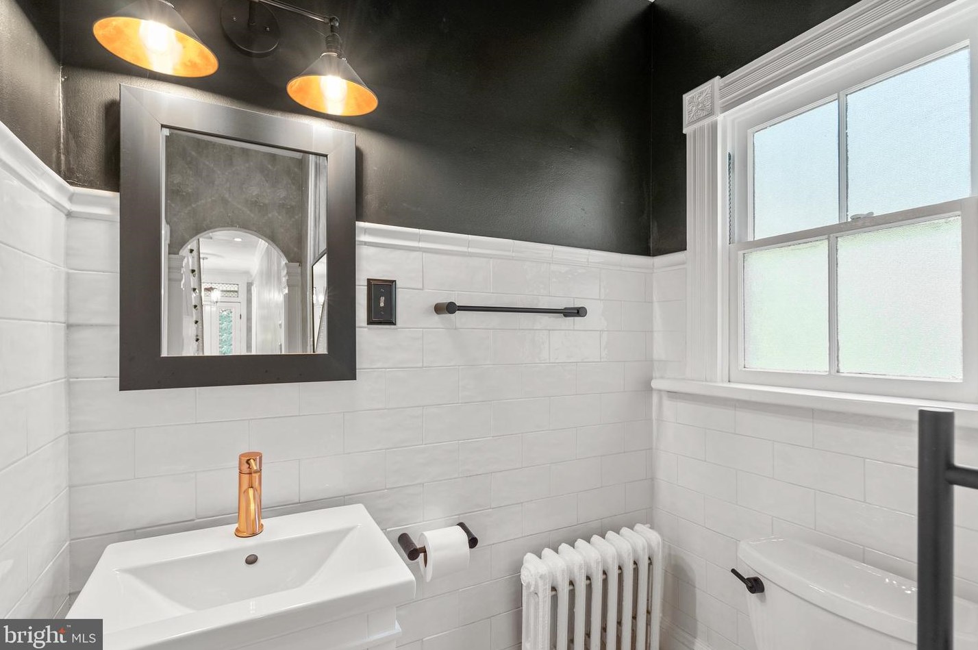 1102 Edgevale Rd, Silver Spring MD 20910-1612 exterior