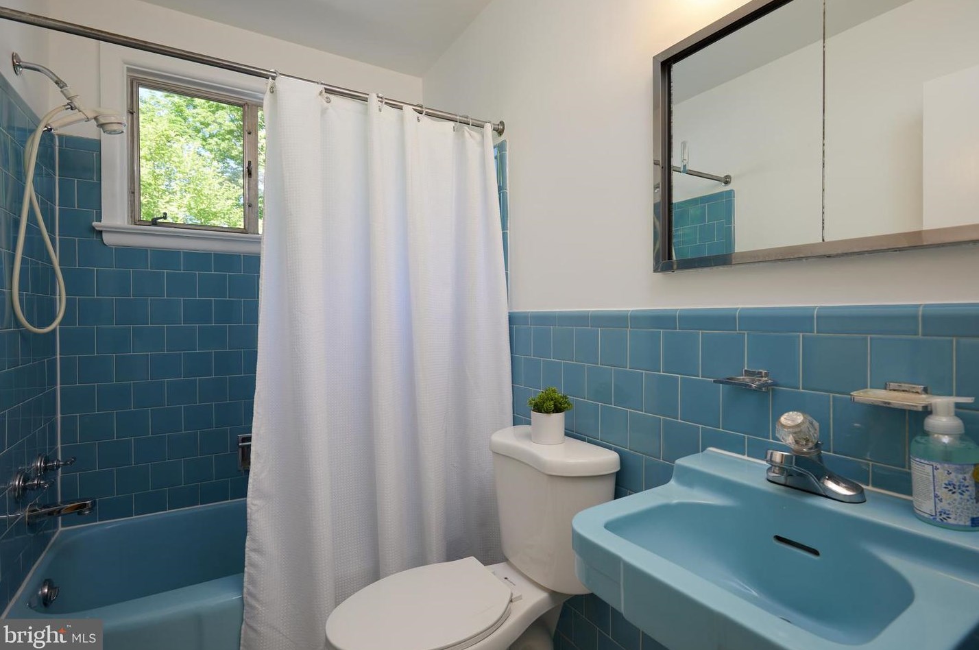 4901 Falstone Ave, Bethesda MD 20815-5539 exterior