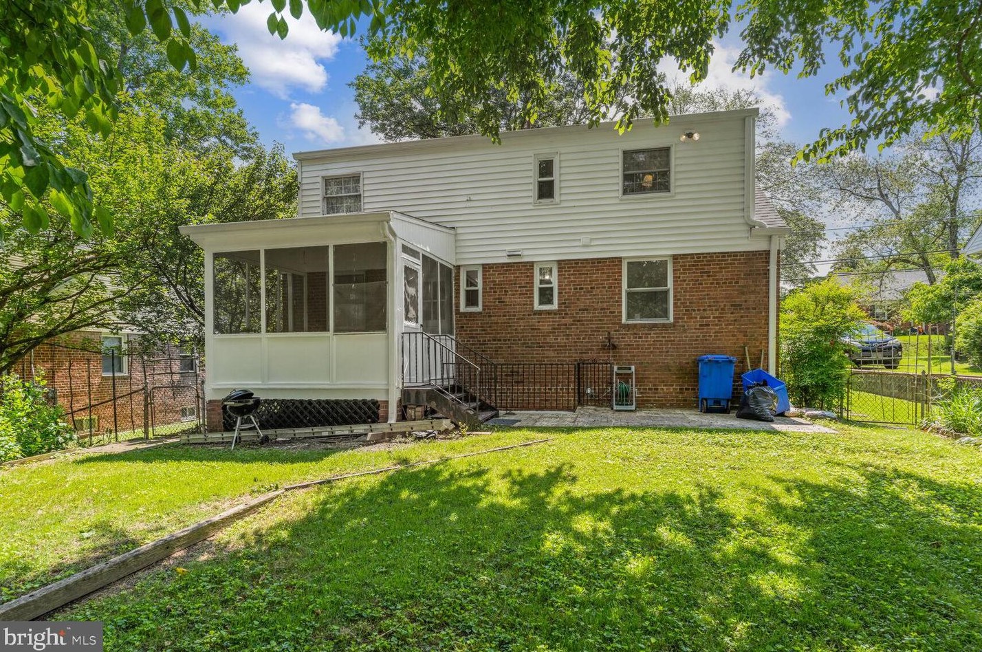 10621 Eastwood Ave, Silver Spring MD 20901-1728 exterior