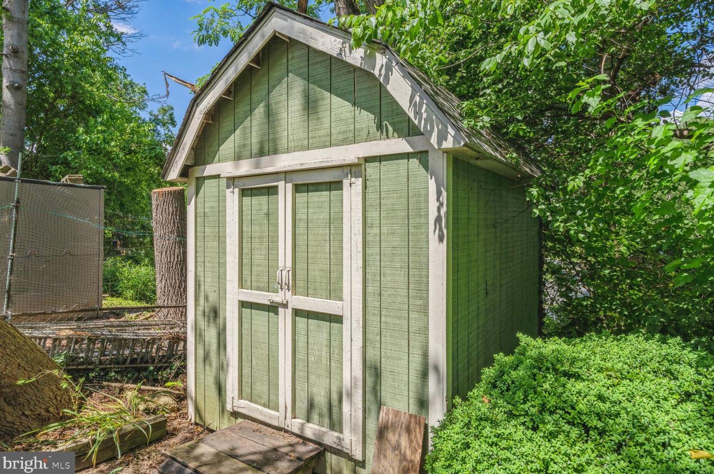 10621 Eastwood Ave, Silver Spring MD 20901-1728 exterior