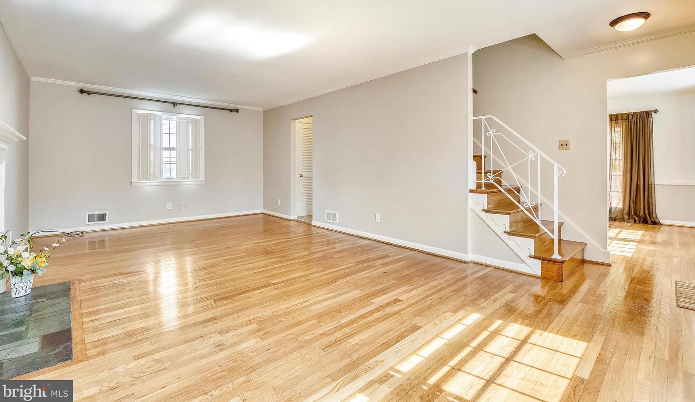 2 Burket Ct, Silver Spring MD  20910-1355 exterior