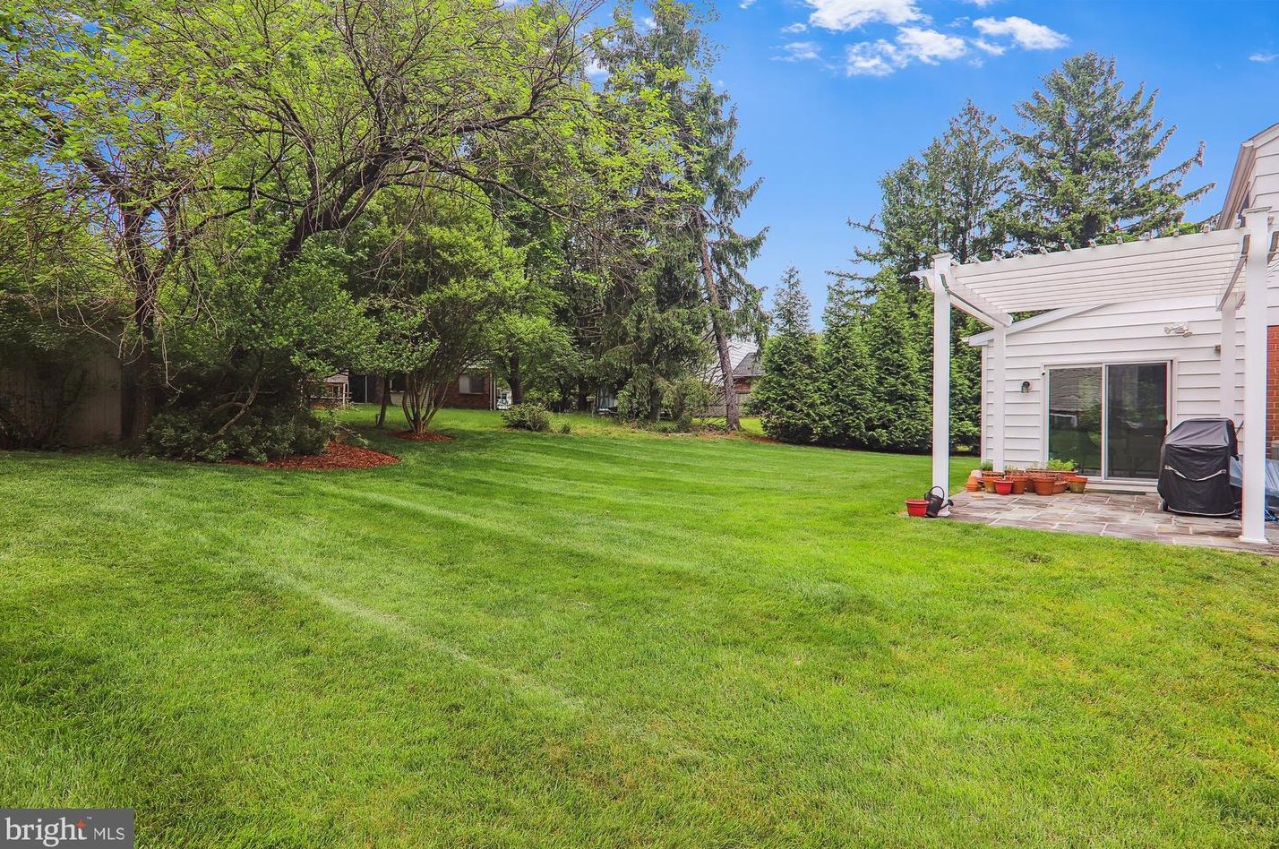 300 Lamberton Dr, Silver Spring MD 20902-3069 exterior