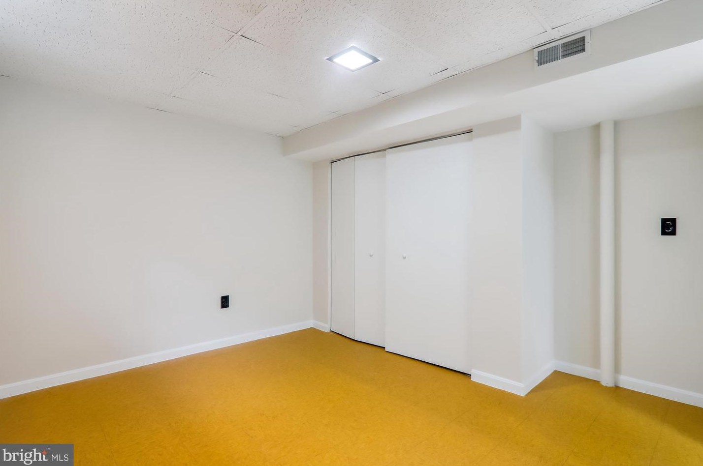 300 Lamberton Dr, Silver Spring MD 20902-3069 exterior