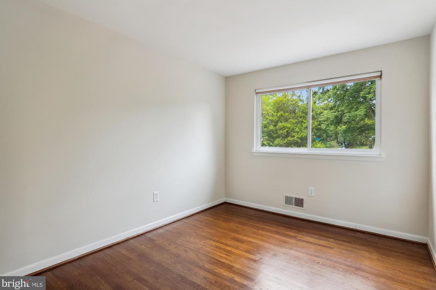 300 Lamberton Dr, Silver Spring MD 20902-3069 exterior