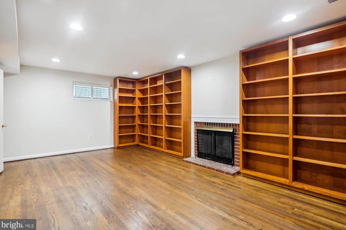 300 Lamberton Dr, Silver Spring MD 20902-3069 exterior