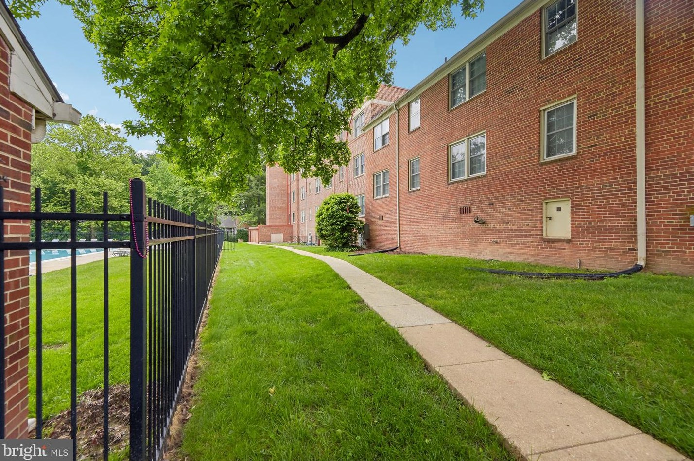 2234 Washington Ave, Silver Spring MD 20910-2639 exterior