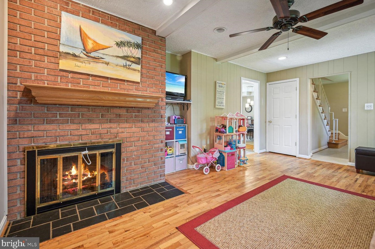 4608 Flower Vly Dr, Rockville MD 20853-1810 exterior