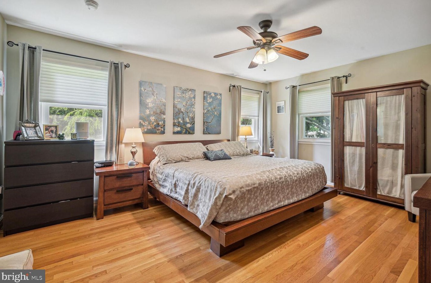 4608 Flower Vly Dr, Rockville MD 20853-1810 exterior