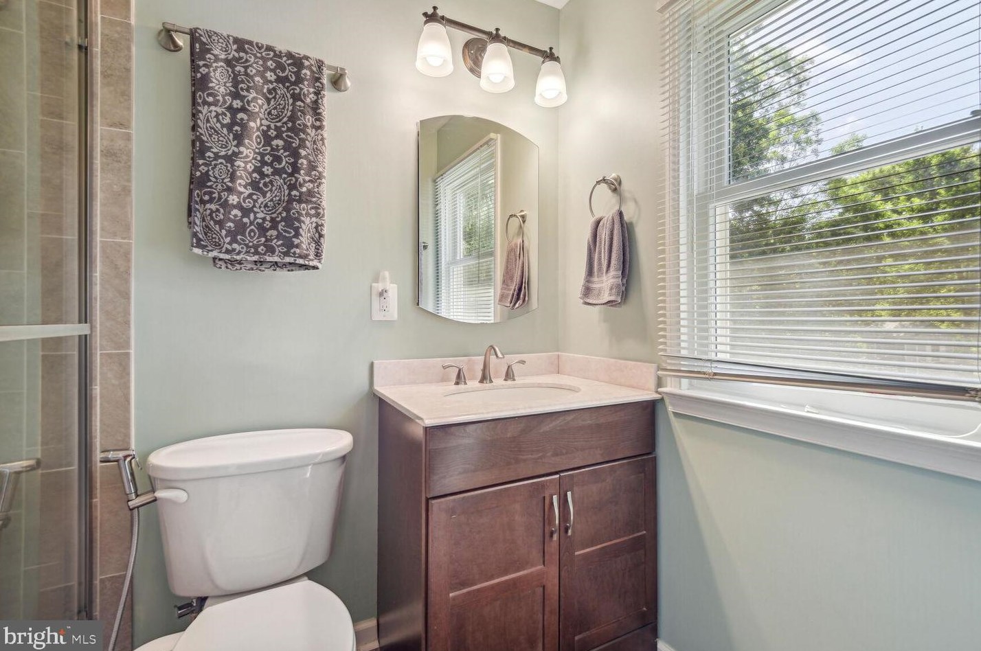 4608 Flower Vly Dr, Rockville MD 20853-1810 exterior