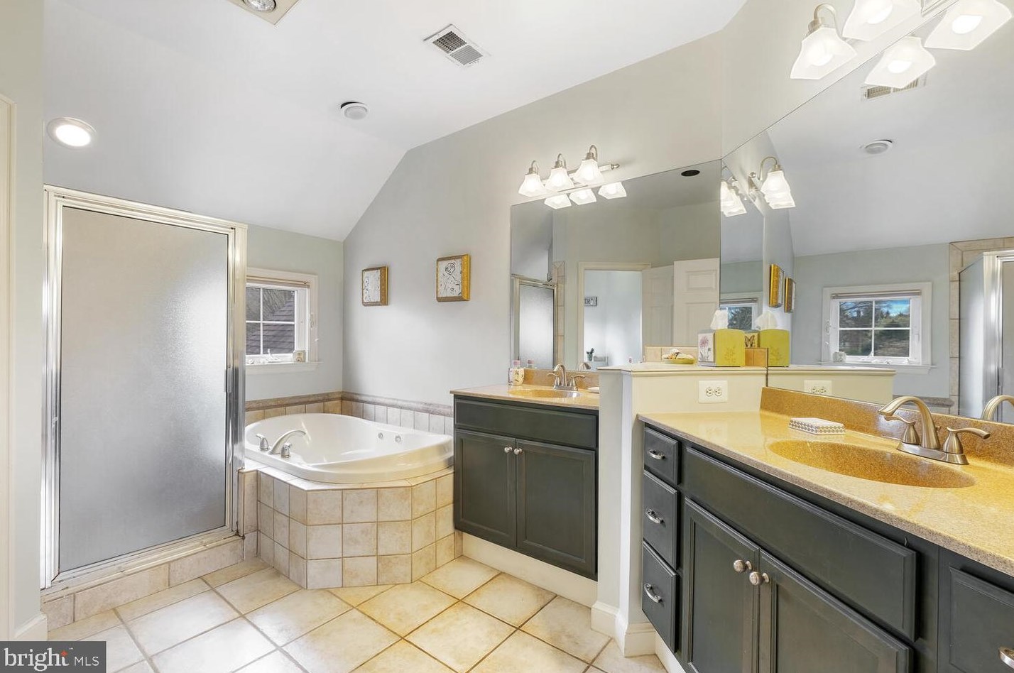 15506 Norman Dr, Gaithersburg MD 20878-3525 exterior