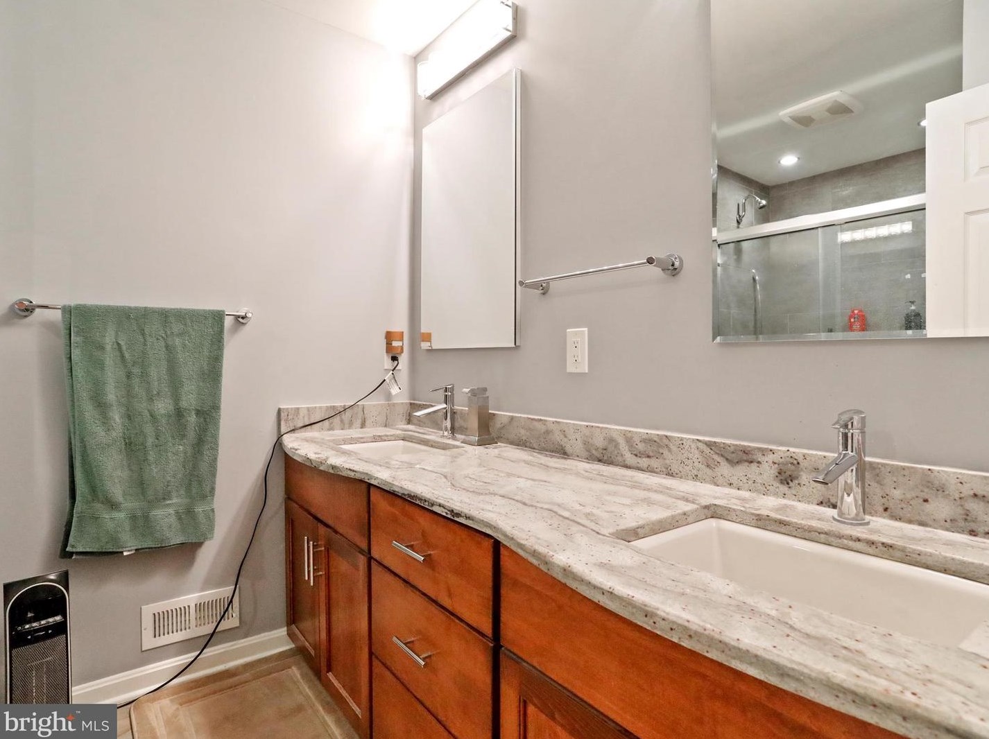 15604 Twin Vly Ct, Silver Spring MD 20906-1042 exterior