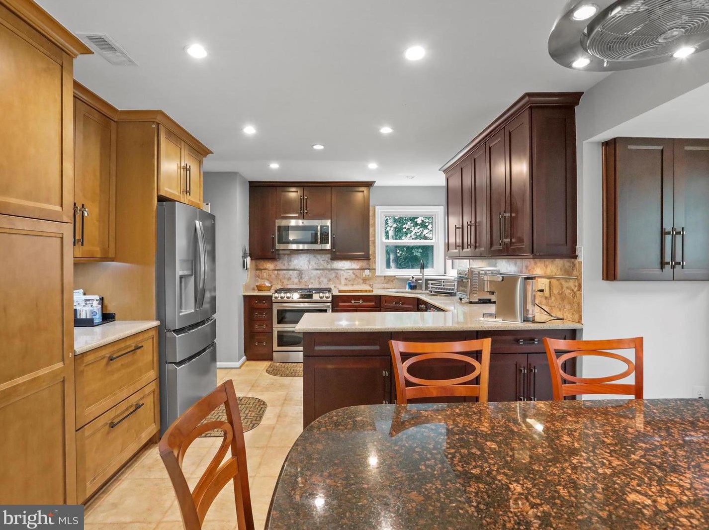 15604 Twin Vly Ct, Silver Spring MD 20906-1042 exterior