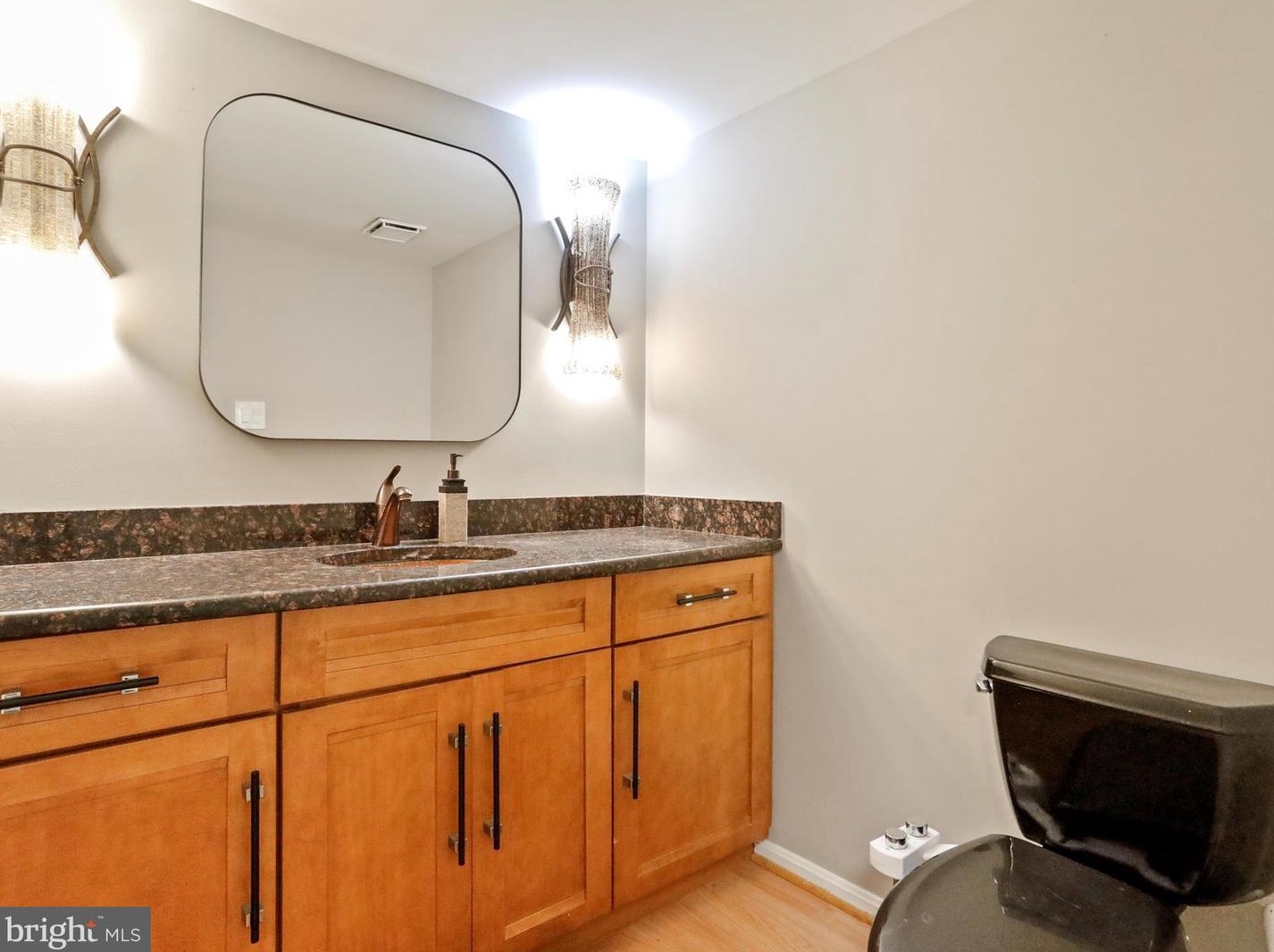 15604 Twin Vly Ct, Silver Spring MD 20906-1042 exterior